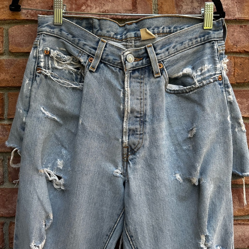 Very Ripped Levi’s Jeans - Picture 6 of 12
